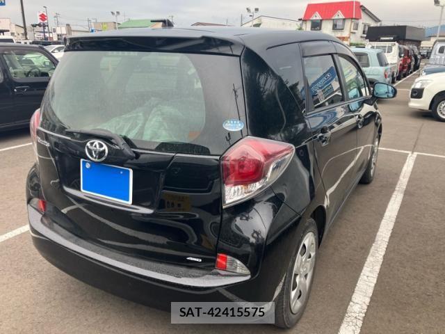 Toyota RACTIS 2015-07 8038856-3