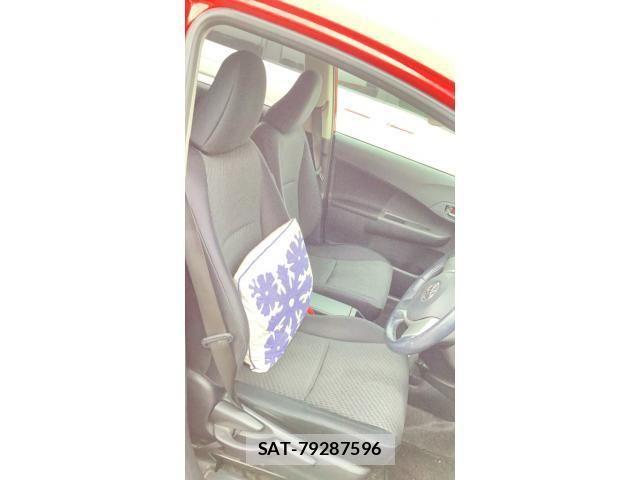 Toyota RACTIS 2011-06 8075969-10