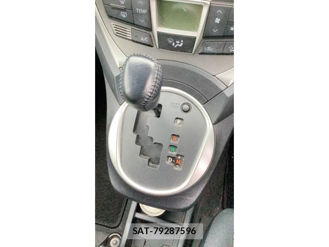 Toyota RACTIS 2011-06 8075969-15