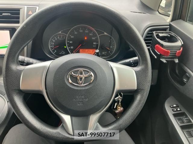 Toyota RACTIS 2011-08 8317725-12
