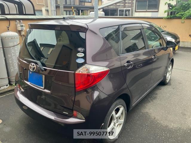Toyota RACTIS 2011-08 8317725-3