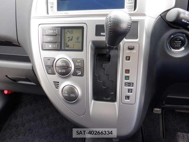 Toyota RACTIS 2007-05 8317724-15