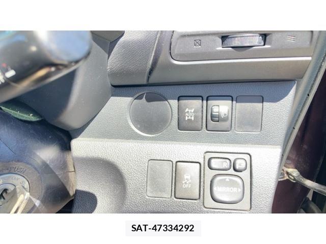 Toyota RACTIS 2015-09 8372303-11