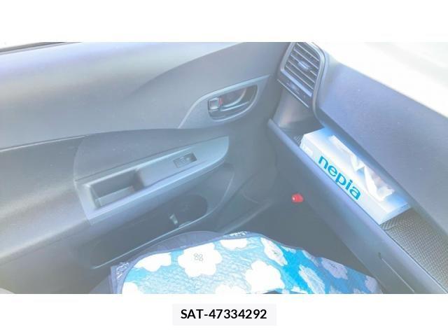 Toyota RACTIS 2015-09 8372303-12