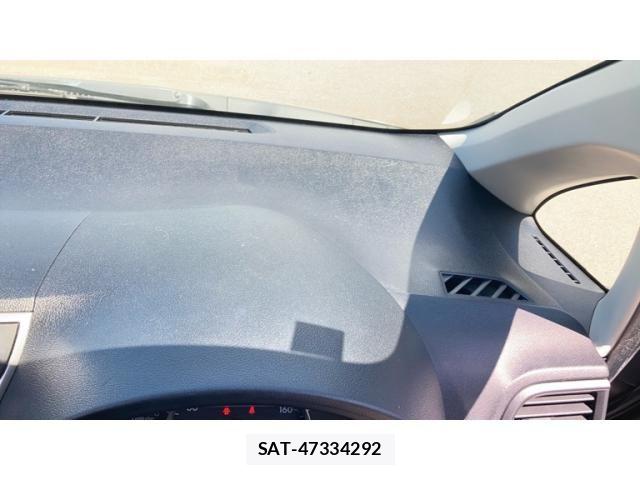Toyota RACTIS 2015-09 8372303-14
