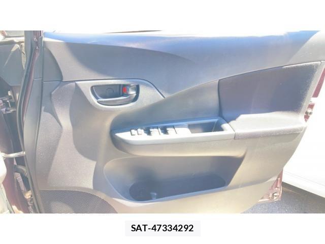 Toyota RACTIS 2015-09 8372303-15