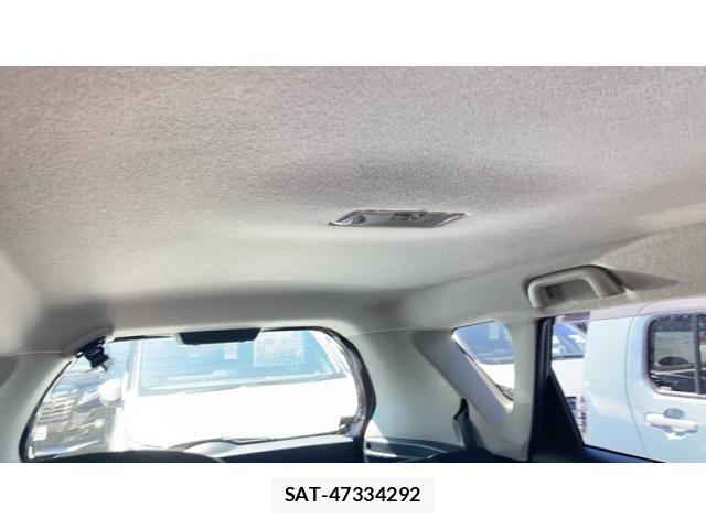 Toyota RACTIS 2015-09 8372303-17