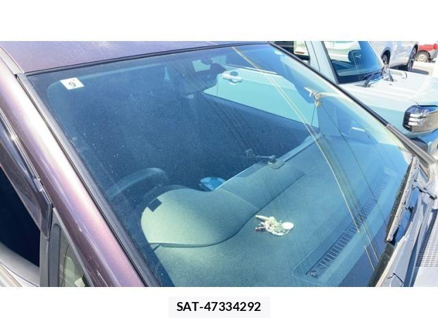 Toyota RACTIS 2015-09 8372303-21