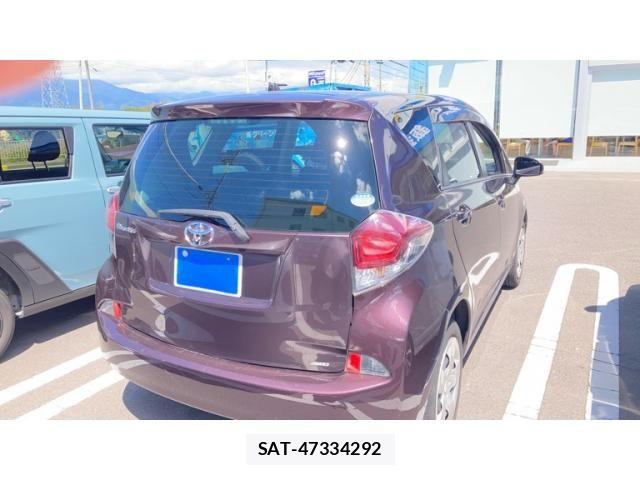 Toyota RACTIS 2015-09 8372303-4