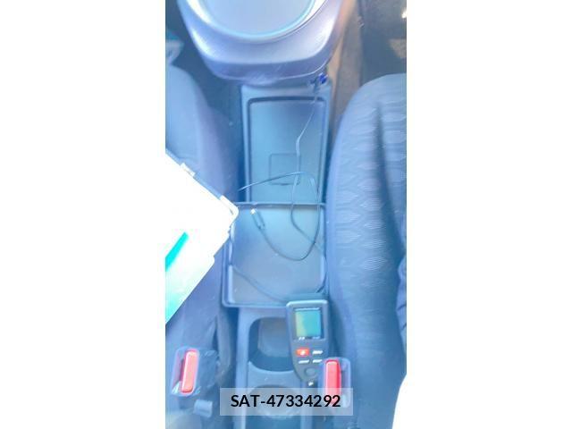 Toyota RACTIS 2015-09 8372303-8