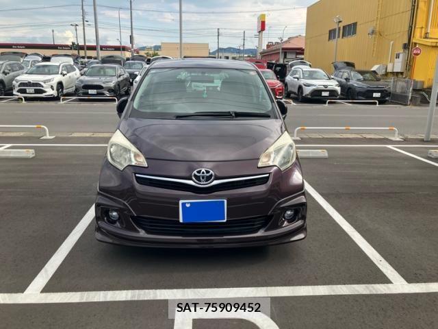 Toyota RACTIS 2014-01 8486197-0