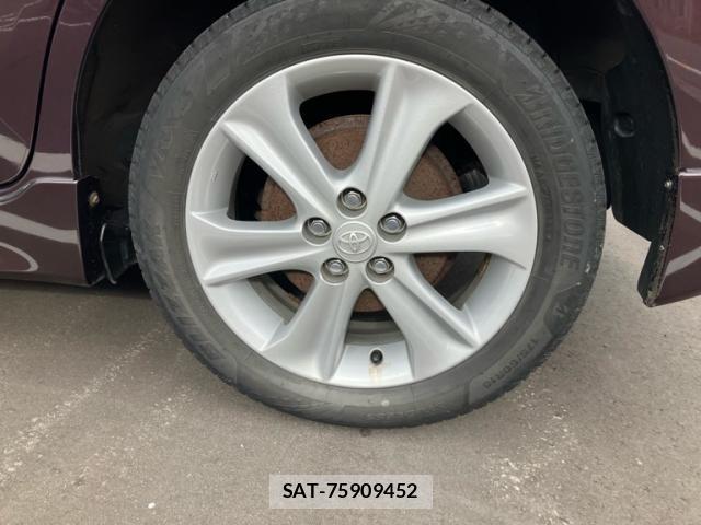 Toyota RACTIS 2014-01 8486197-11