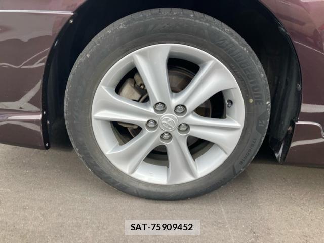 Toyota RACTIS 2014-01 8486197-12