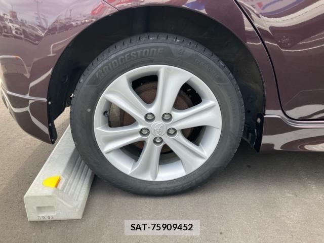 Toyota RACTIS 2014-01 8486197-14