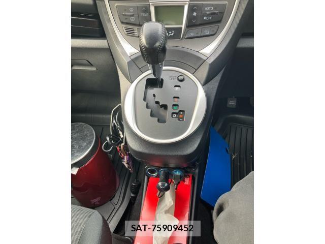 Toyota RACTIS 2014-01 8486197-18