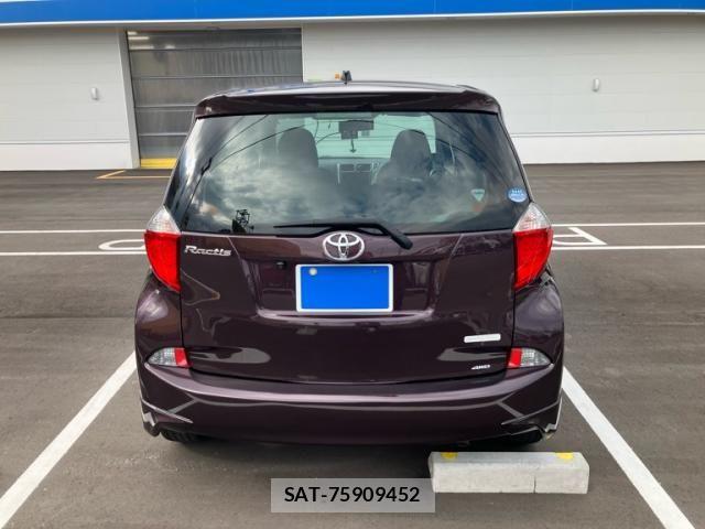 Toyota RACTIS 2014-01 8486197-3