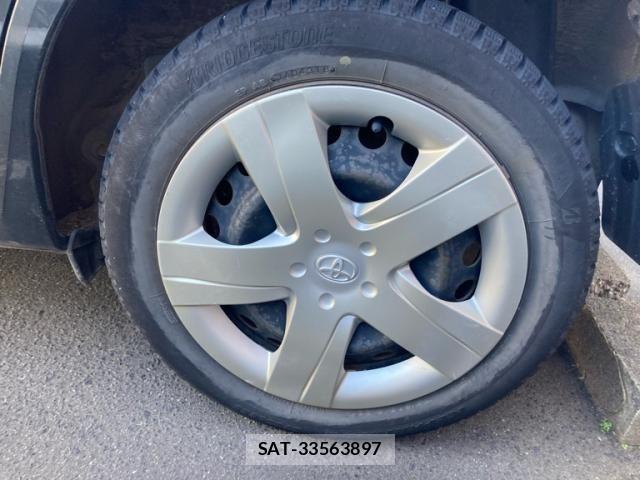 Toyota RACTIS 2011-07 8563863-10