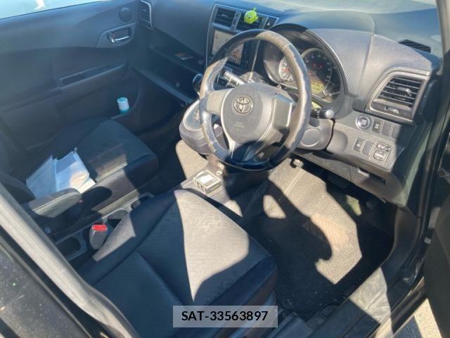 Toyota RACTIS 2011-07 8563863-13