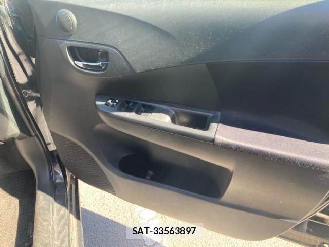 Toyota RACTIS 2011-07 8563863-15
