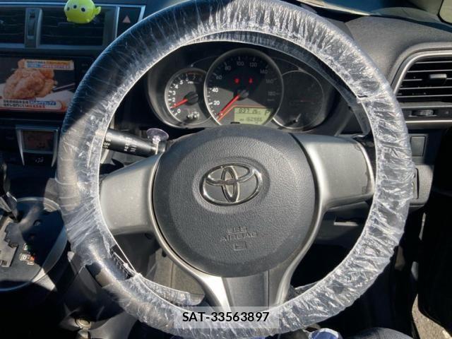 Toyota RACTIS 2011-07 8563863-18