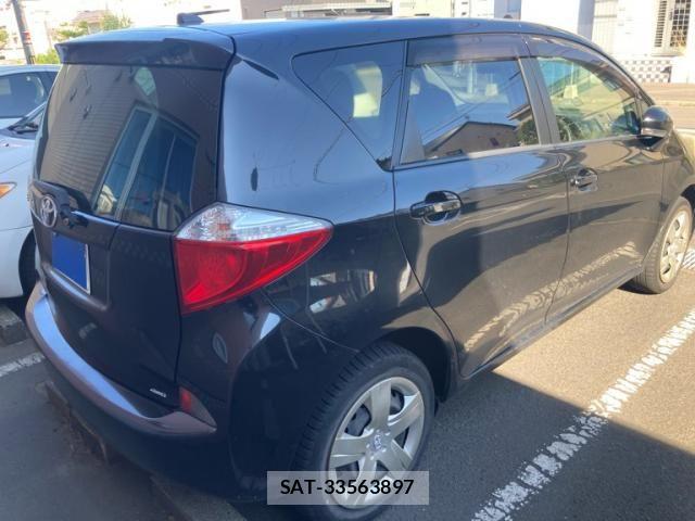Toyota RACTIS 2011-07 8563863-4
