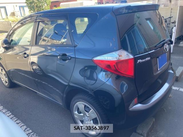 Toyota RACTIS 2011-07 8563863-5