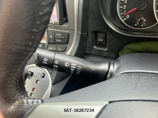 Toyota RACTIS 2012-03 8667059-11