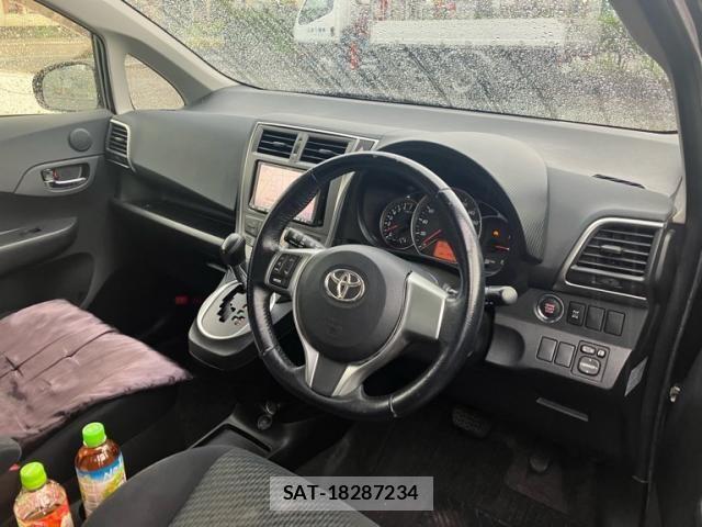 Toyota RACTIS 2012-03 8667059-7