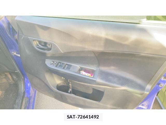 Toyota RACTIS 2011-10 8662069-11
