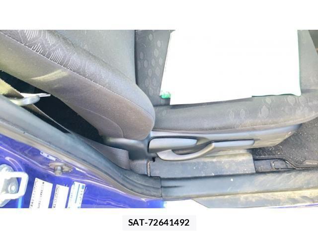 Toyota RACTIS 2011-10 8662069-13
