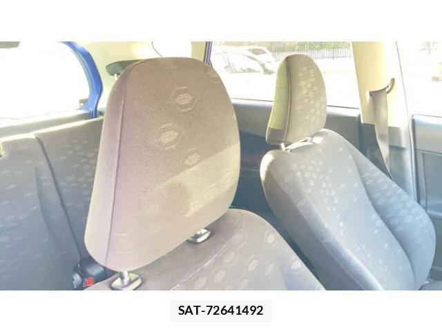 Toyota RACTIS 2011-10 8662069-14