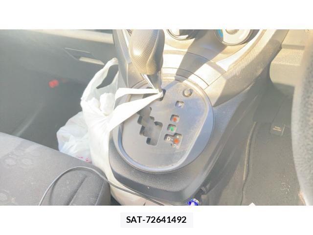 Toyota RACTIS 2011-10 8662069-19