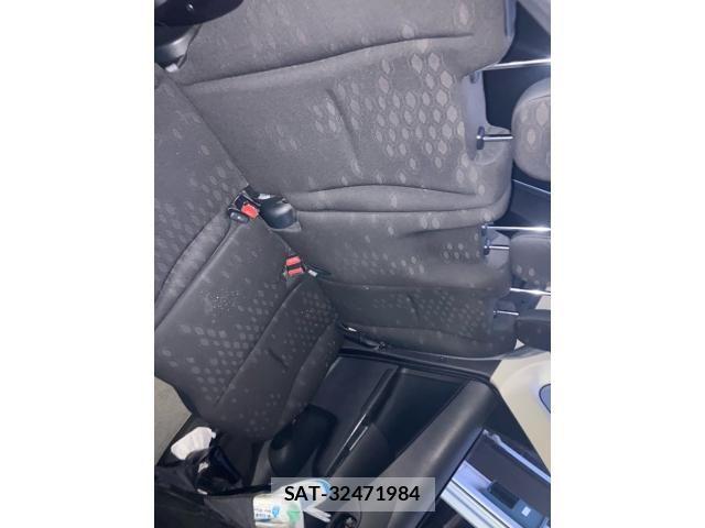 Toyota RACTIS 2012-05 8797770-20