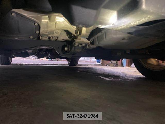 Toyota RACTIS 2012-05 8797770-5