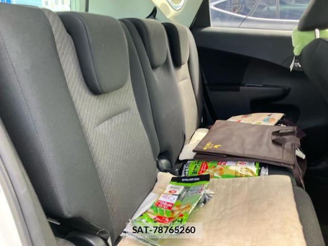 Toyota RACTIS 2015-11 8882673-13
