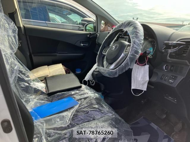 Toyota RACTIS 2015-11 8882673-15
