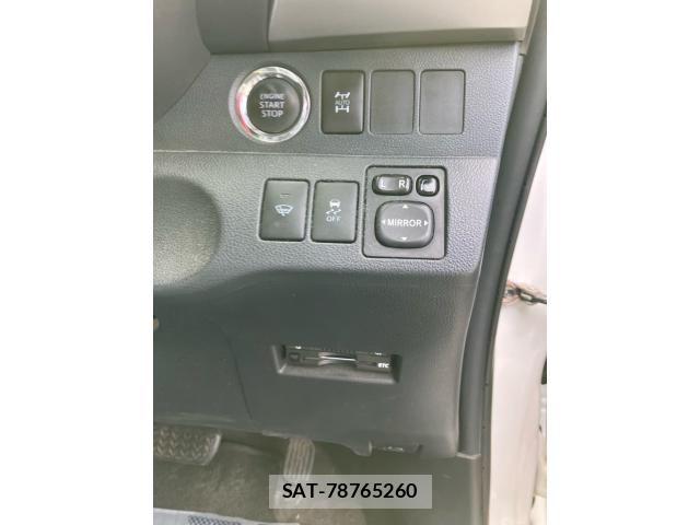Toyota RACTIS 2015-11 8882673-17