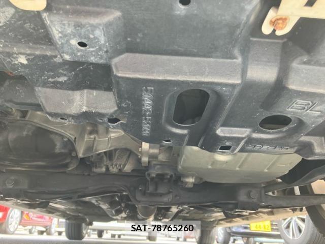 Toyota RACTIS 2015-11 8882673-3