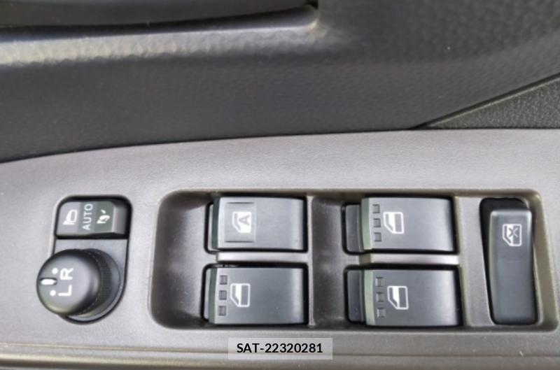 Toyota ROOMY 2023-04 907218-14