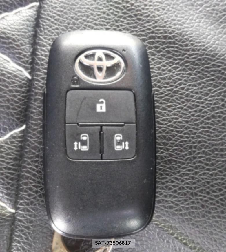 Toyota ROOMY 2023-04 907217-13