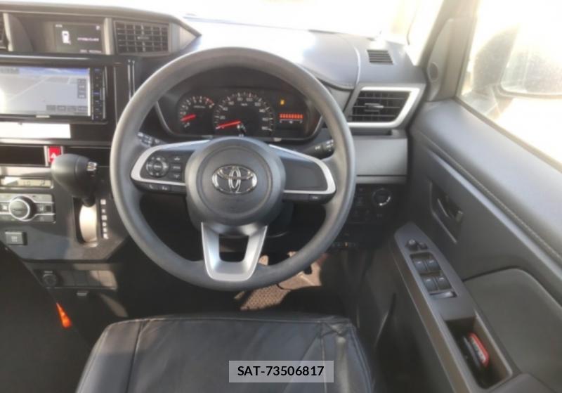 Toyota ROOMY 2023-04 907217-10