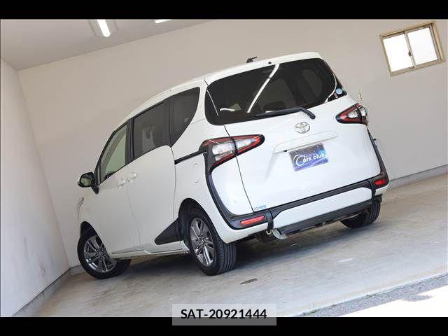 Toyota SIENTA 2017-03 7503318-10