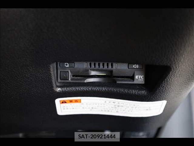 Toyota SIENTA 2017-03 7503318-15