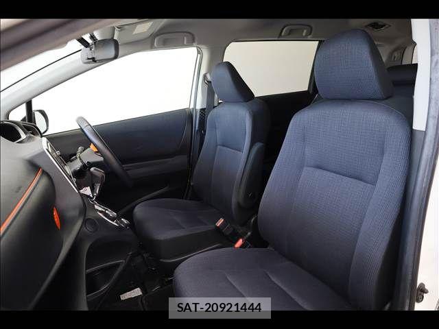 Toyota SIENTA 2017-03 7503318-17