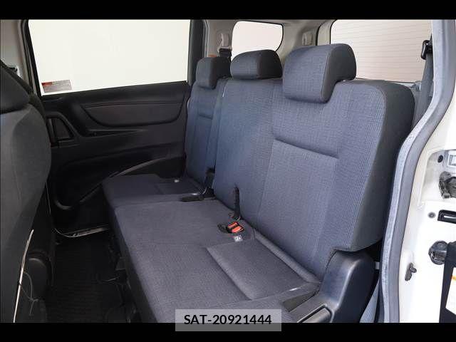 Toyota SIENTA 2017-03 7503318-18