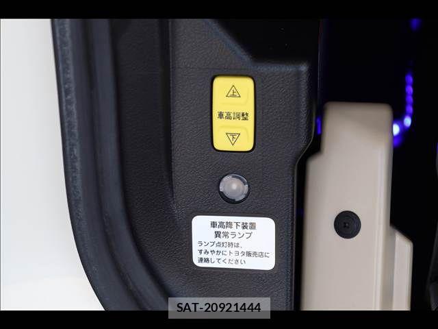 Toyota SIENTA 2017-03 7503318-6