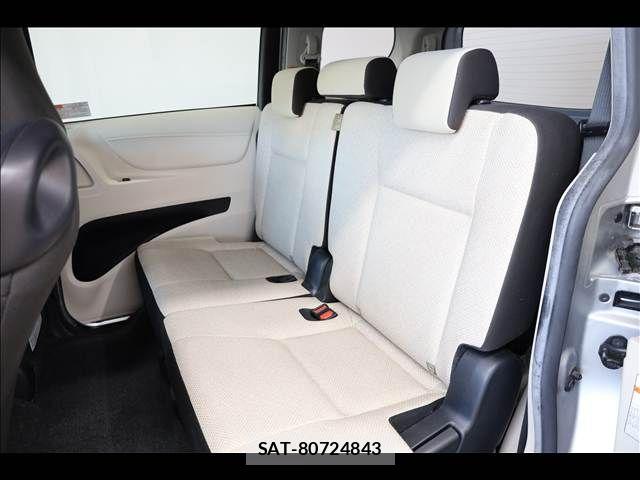 Toyota SIENTA 2016-03 8415544-17
