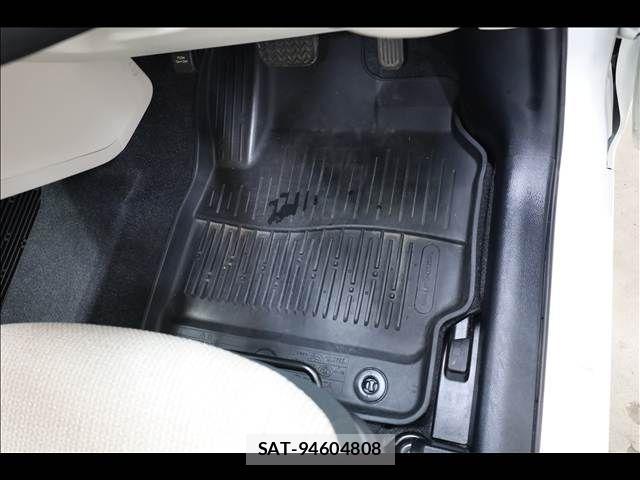 Toyota SIENTA 2019-07 8746441-16