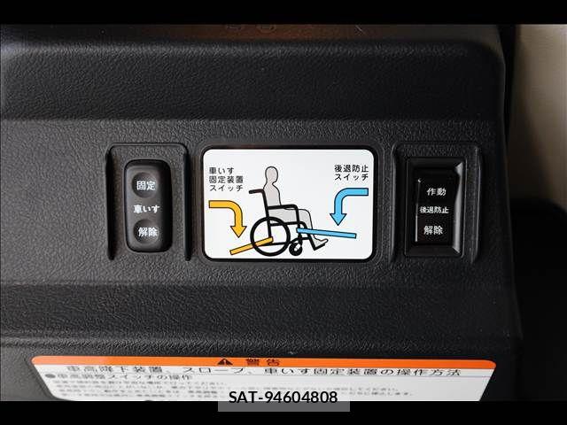Toyota SIENTA 2019-07 8746441-5