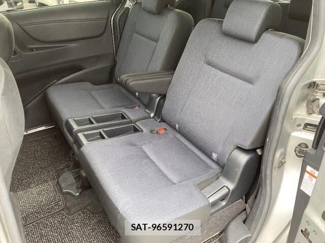Toyota SIENTA 2015-07 4603586-17